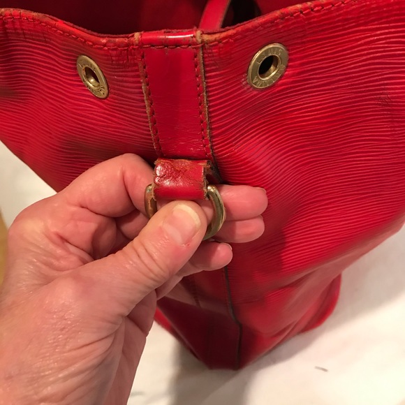 Do All Louis Vuitton Bags Have Red Insider
